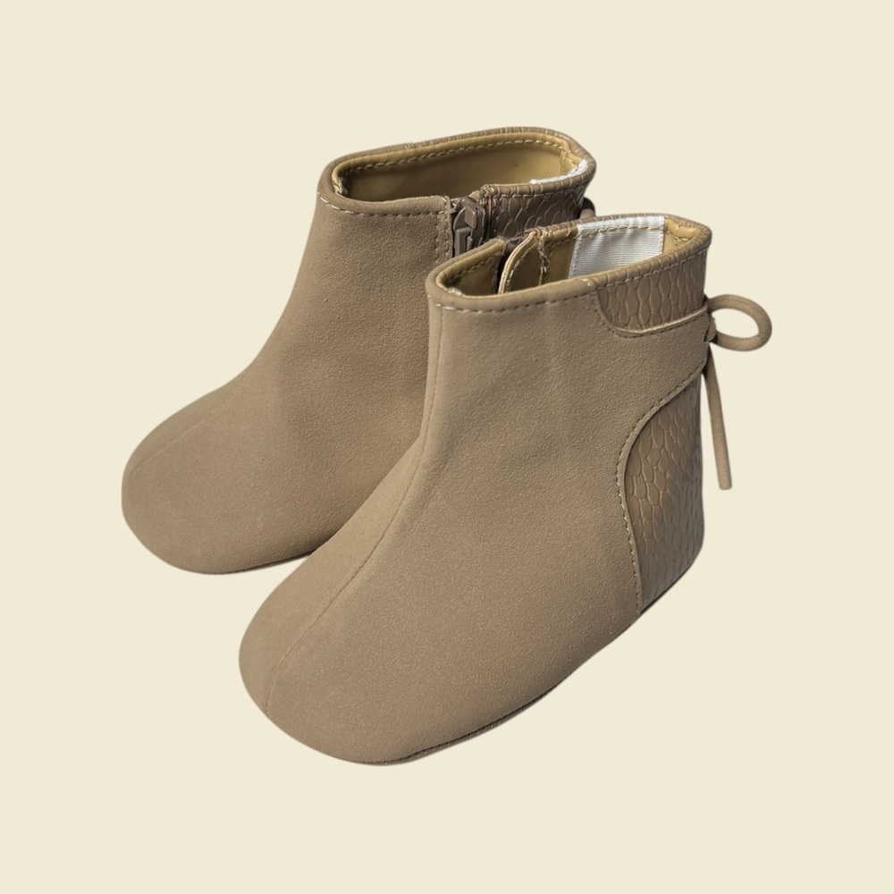 Tan Crib Shoes with Bow